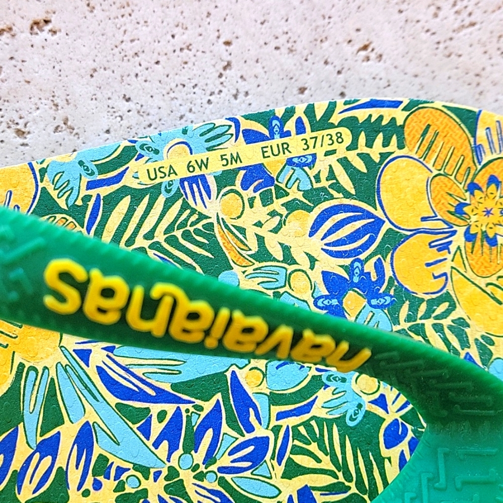 Havainas Liberty Flip Flops, size 6M - Picture 2 of 5